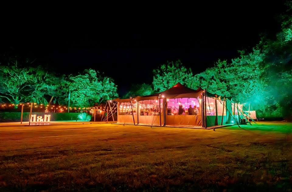 Tentenwerk stretchtent met zijwanden licht Tentenwerk Stretchtent Met Zijwanden Licht